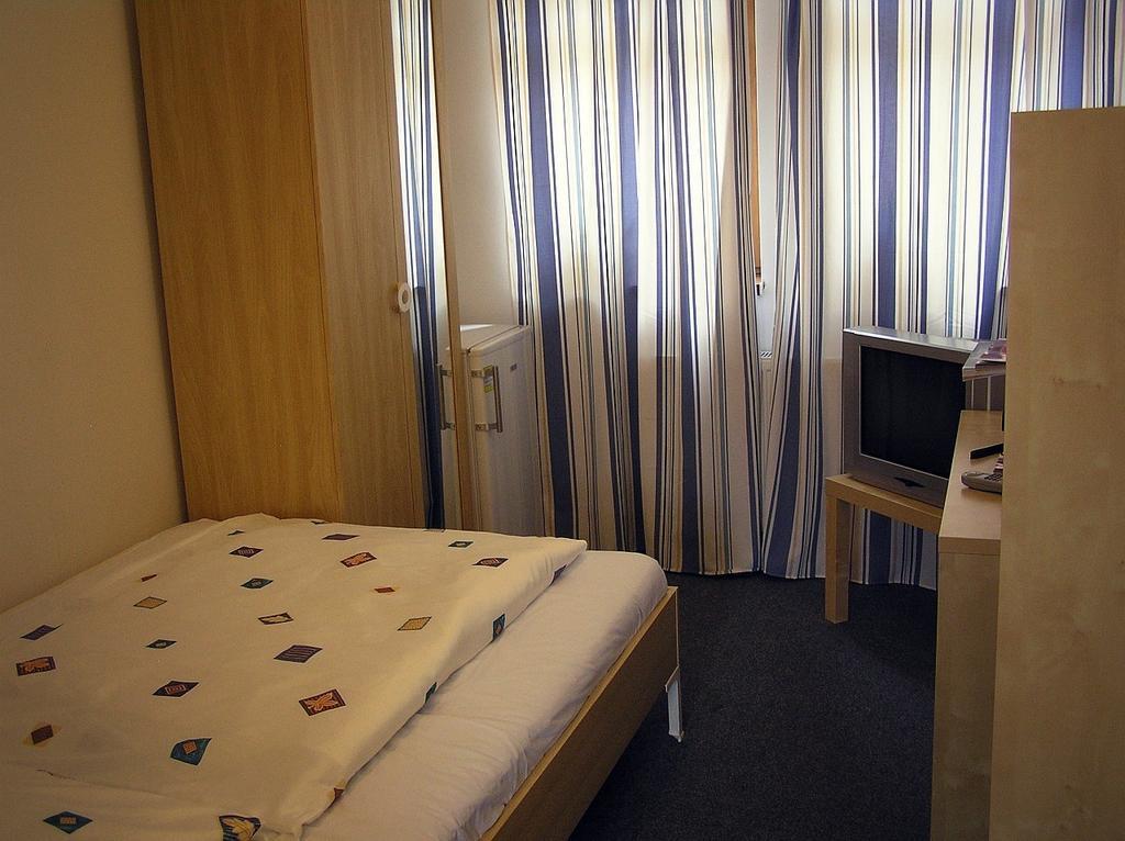 Penzion Marriot Trnava Room photo